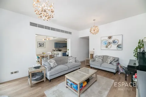 Villa uthyres i The Springs, Dubai, UAE 4 sovrum, 255 kvm Nr. 661303 - fotografi 2