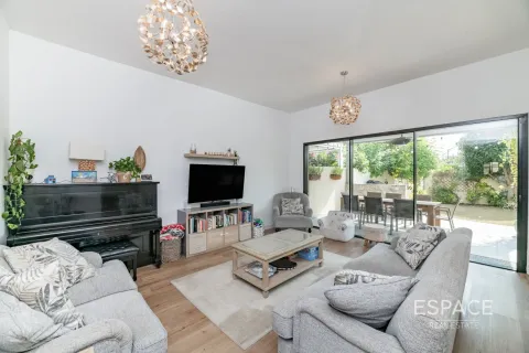 Villa uthyres i The Springs, Dubai, UAE 4 sovrum, 255 kvm Nr. 661303 - fotografi 1