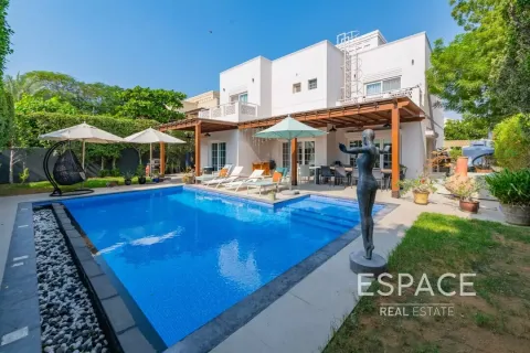 וילה להשכרה ב Meadows, Dubai, איחוד האמירויות  5 חדרי שינה, 343 מ"ר, מספר 661301 - תמונה 1