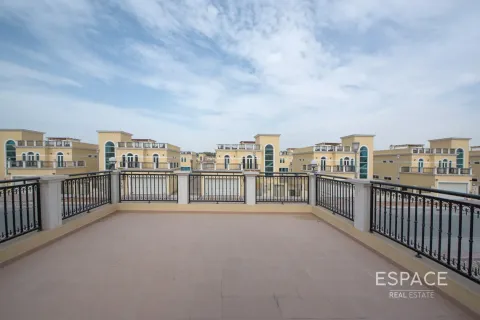 Jumeirah Park、Dubai、UAE にあるヴィラの賃貸物件 4ベッドルーム、325 m2、No661305 - 写真 1