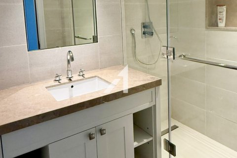 Apartment in Downtown Dubai (Downtown Burj Dubai), UAE 3 bedrooms, 189.5 sq.m. № 640794 - photo 14