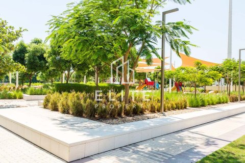 Land til salg i Emirates Hills, Dubai, UAE 2947 kvm № 736306 - foto 6