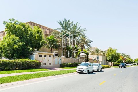 Land til salg i Emirates Hills, Dubai, UAE 2947 kvm № 736306 - foto 11