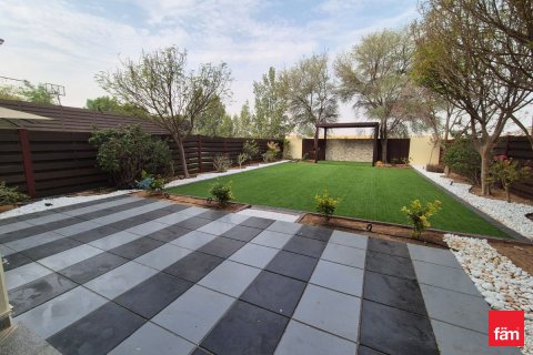 Müüa villa asukohaga Dubai, AÜE: 4 magamistoaga, 502.6 m² Nr 638435 - pilt 13