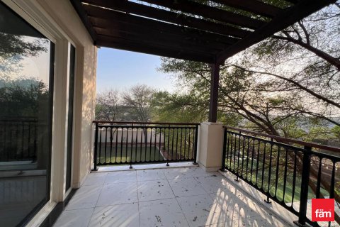 Müüa villa asukohaga Dubai, AÜE: 4 magamistoaga, 502.6 m² Nr 638435 - pilt 8