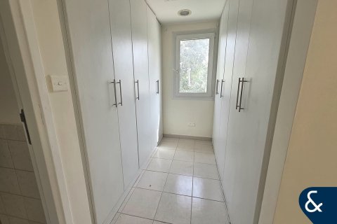 Üürile anda villa asukohaga Meadows, Dubai, AÜE: 4 magamistoaga, 539 m² Nr 668562 - pilt 10