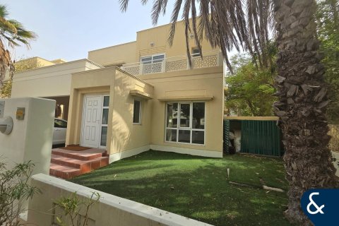 Üürile anda villa asukohaga Meadows, Dubai, AÜE: 4 magamistoaga, 539 m² Nr 668562 - pilt 1
