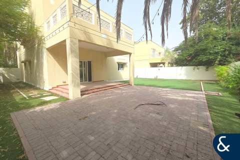 Üürile anda villa asukohaga Meadows, Dubai, AÜE: 4 magamistoaga, 539 m² Nr 668562 - pilt 2