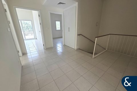 Üürile anda villa asukohaga Meadows, Dubai, AÜE: 4 magamistoaga, 539 m² Nr 668562 - pilt 8