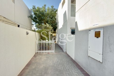 Vilă de vânzare în Dubai, EAU 3 dormitoare, 167 mp. №668629 - poză 18