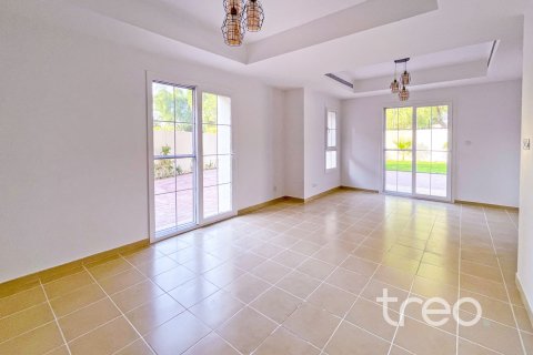 Kaupunkipientalo Arabian Ranches, Dubai, Arabiemiraatit 3 makuuhuonetta, 226.31 m2 № 758797 - kuva 8