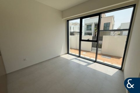 Vila v Arabian Ranches 3, Dubai, SAE 4 ložnice, 491 m² Č.: 668253 - fotografie 2