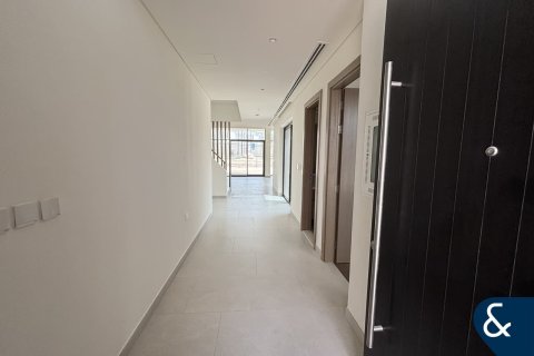 Villa til leie i Al Furjan, Dubai, Emiratene 5 soverom, 715 kvm Nr. 668254 - Foto 2