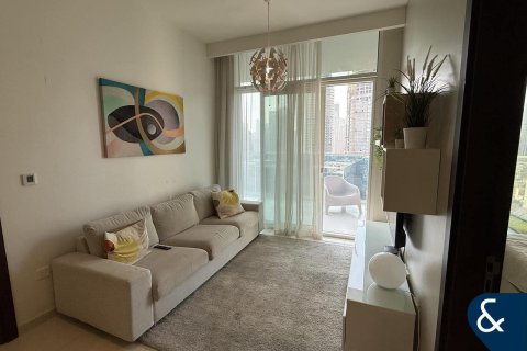 Business Bay, Dubai, UAE의 임대용 아파트 침실 2개, 83제곱미터 번호 668018 - 사진 1