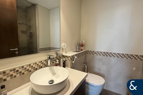 Business Bay, Dubai, UAE의 임대용 아파트 침실 2개, 83제곱미터 번호 668018 - 사진 5