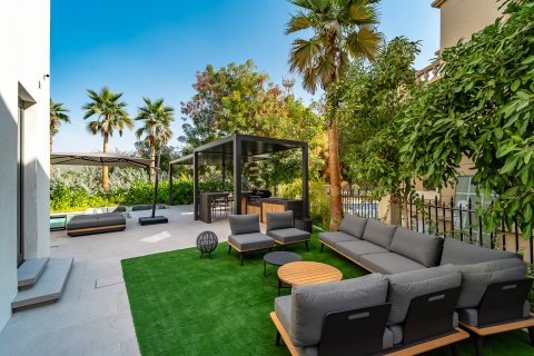 Villa à vendre à  Jumeirah Islands, Dubai, EAU 5 chambres, 547 m2 № 696022 - photo 7