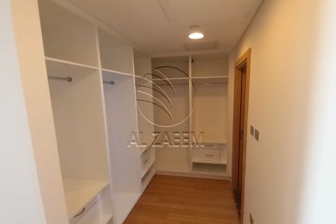 Apartament de închiriat în Al Raha Beach, Abu Dhabi, EAU 2 dormitoare, 145 mp.  №725767 - poză 1