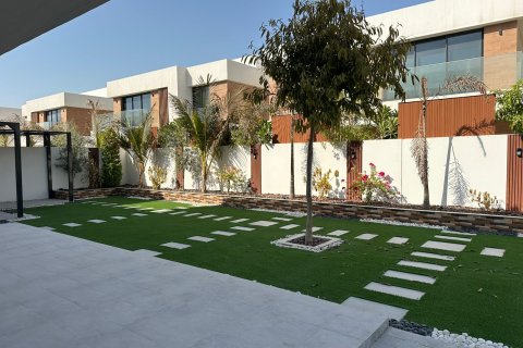 Villa en venta en Saadiyat Island, Abu Dhabi, EAU 4 dormitorios, 539 m2 № 717436 - foto 3