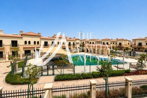 Townhouse de închiriat în Khalifa City, Abu Dhabi, EAU 3 dormitoare, 236.44 mp.  №759919 - poză 1