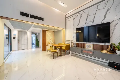 Townhouse sa Al Furjan, Dubai, UAE 4 silid-tulugan, 343 sq.m. № 649767 - larawan 2