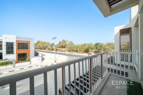 Townhouse in Al Furjan, Dubai, UAE 4 bedrooms, 287 sq.m. № 649768 - photo 19