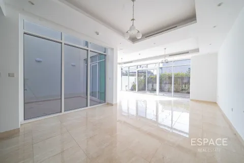 Townhouse in Al Furjan, Dubai, UAE 4 bedrooms, 287 sq.m. № 649768 - photo 2