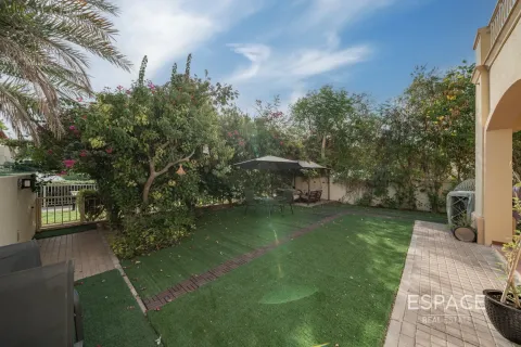 Βίλα σε The Springs, Dubai, ΗΑΕ 3 υπνοδωμάτια, 245 τ.μ. Αρ. 649770 - φωτογραφία 2