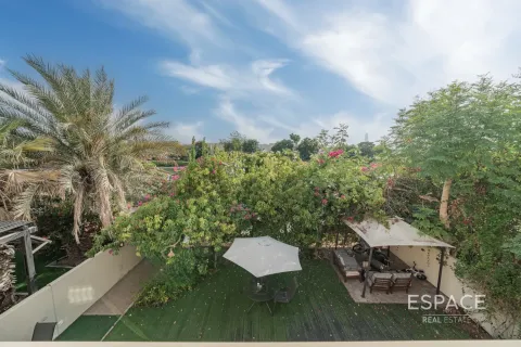 Βίλα σε The Springs, Dubai, ΗΑΕ 3 υπνοδωμάτια, 245 τ.μ. Αρ. 649770 - φωτογραφία 1