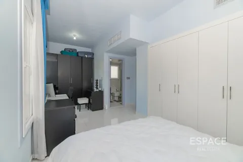 Villa in The Springs, Dubai, UAE 2 bedrooms, 167 sq.m. № 649766 - photo 8
