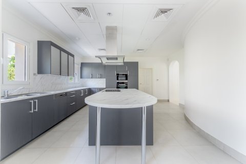 וילה להשכרה ב Jumeirah Golf Estates, Dubai, איחוד האמירויות  5 חדרי שינה, 781.96 מ"ר, מספר 751118 - תמונה 6