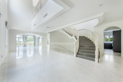וילה להשכרה ב Jumeirah Golf Estates, Dubai, איחוד האמירויות  5 חדרי שינה, 781.96 מ"ר, מספר 751118 - תמונה 5