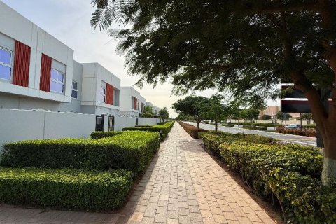ویلا برای اجاره در Dubai Land، Dubai، امارات متحده عربی 4 خوابه ، 261 متر مربع ، شماره 718107 - تصویر 14
