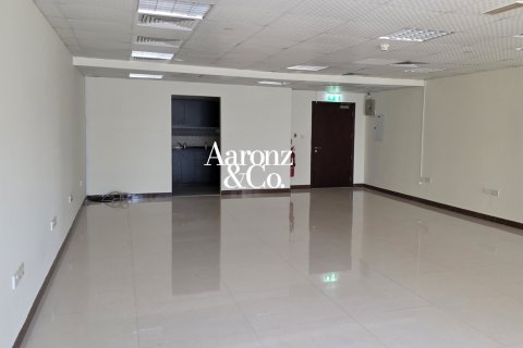 Oficiu de închiriat în Jumeirah Lake Towers, Dubai, EAU 79 mp. №715743 - poză 3