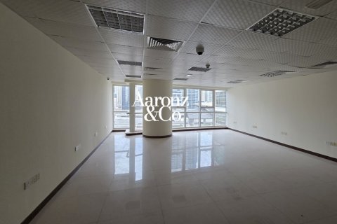 Oficiu de închiriat în Jumeirah Lake Towers, Dubai, EAU 79 mp. №715743 - poză 2