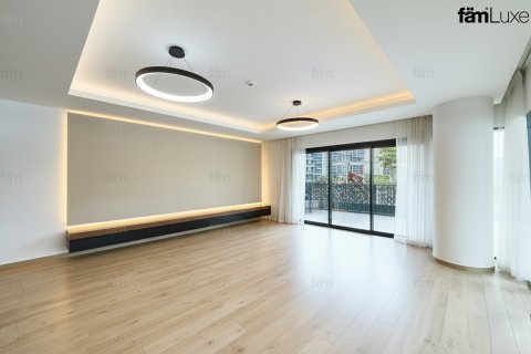 Leilighet i City Walk, Dubai, Emiratene 3 soverom, 326.7 kvm nr. 696808