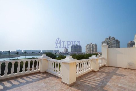 Townhouse in Al Hamra Village, Ras Al Khaimah, UAE 4 bedrooms, 255.5 sq.m. № 687949 - photo 2