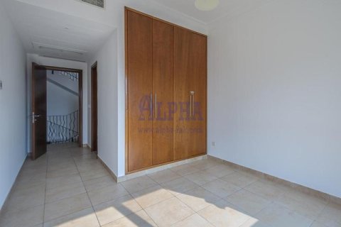 Townhouse in Al Hamra Village, Ras Al Khaimah, UAE 4 bedrooms, 255.5 sq.m. № 687949 - photo 14
