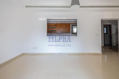 Townhouse in Al Hamra Village, Ras Al Khaimah, UAE 4 bedrooms, 255.5 sq.m. № 687949 - photo 11