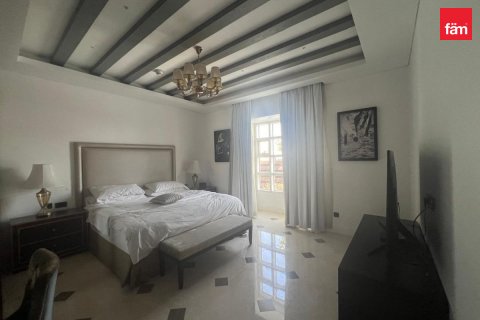 Villa para arrendamento em Dubai, EAU 4 quartos, 965 m2 № 687945 - foto 28