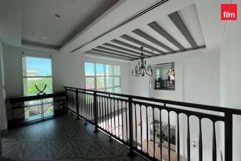 Villa para arrendamento em Dubai, EAU 4 quartos, 965 m2 № 687945 - foto 29