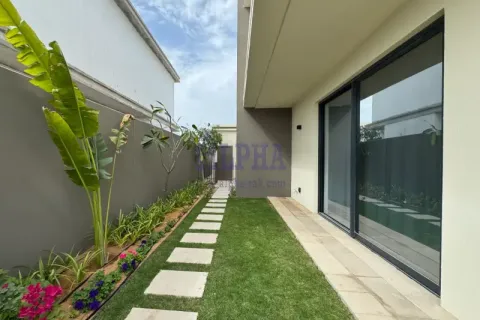 Townhouse in Al Hamra Village, Ras Al Khaimah, UAE 3 bedrooms, 201.6 sq.m. № 687951 - photo 11