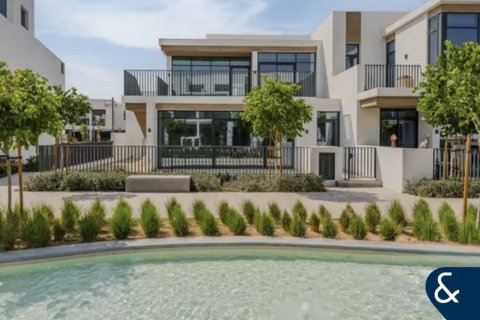 Willa do wynajęcia w Arabian Ranches 3, Dubai, ZEA 4 sypialnie, 301 mkw., nr 685168 - zdjęcie 2