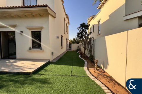 Villa para arrendamento em Reem, Dubai, EAU 4 quartos, 250 m2 № 685233 - foto 15