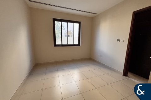 Villa para arrendamento em Reem, Dubai, EAU 4 quartos, 250 m2 № 685233 - foto 8