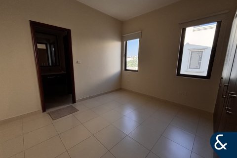 Villa para arrendamento em Reem, Dubai, EAU 4 quartos, 250 m2 № 685233 - foto 9