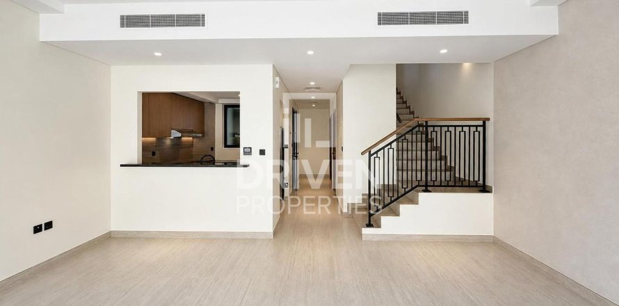 خانه شهری در Damac Lagoons، Dubai ، امارات متحده عربی 3 خوابه ، 144 متر مربع.  شماره 768298