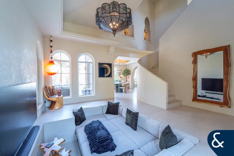 Villa zum Verkauf in Arabian Ranches, Dubai, VAE 5 Schlafzimmer, 376 m2 Nr. 685046 - Foto 2