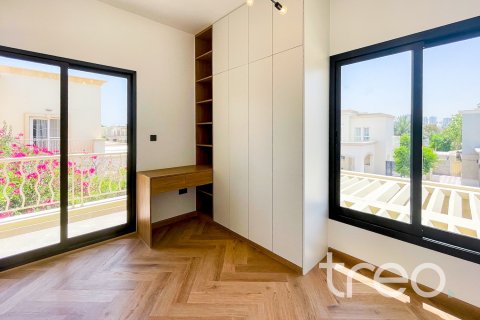 Vila v The Springs, Dubai, SAE 3 ložnice, 235.6 m² Č.: 733555 - fotografie 13