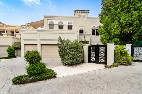 Villa à Al Wasl, Dubai, EAU: 6 chambres, 1181 m2 № 734232