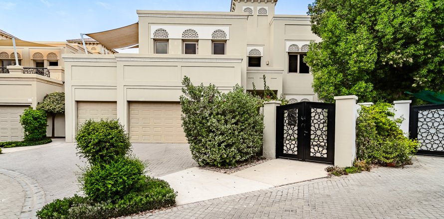 Villa i Al Wasl, Dubai, UAE 6 soveværelser, 1181 kvm № 734232